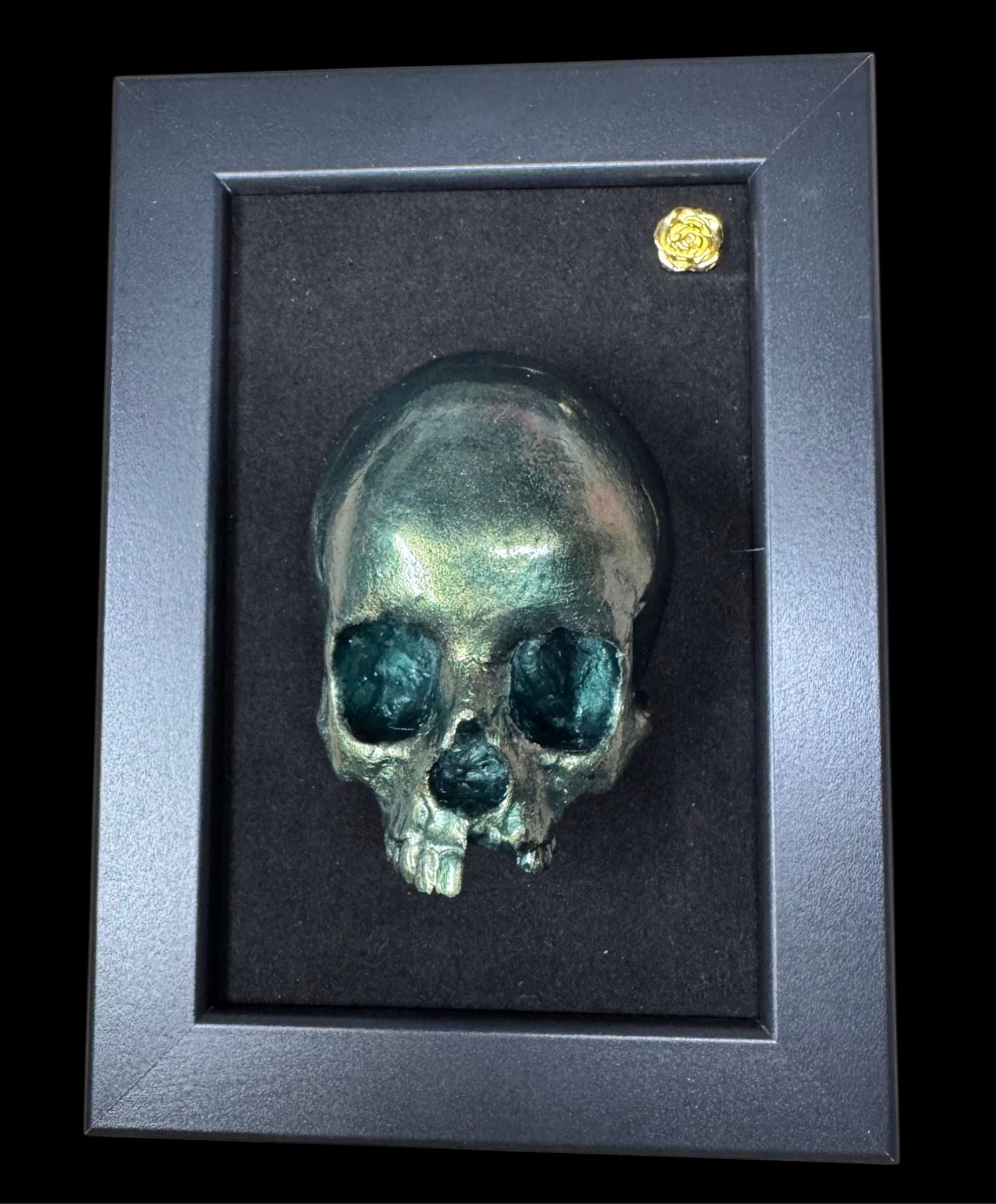 Realistic Skull Wall Deco — Handcrafted Dark Art Frame